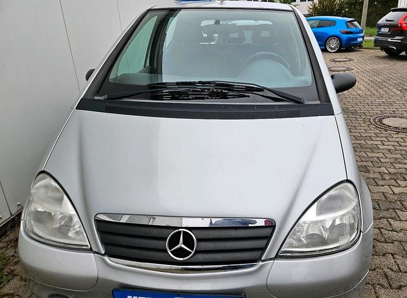 Grau Gebraucht 2000 Mercedes A140 Classic Limousine | 1.600 € (Fairer Preis) - Bild 1/4