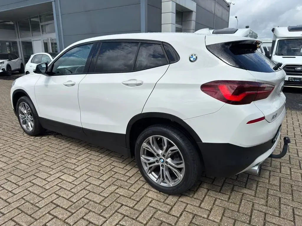 Używany BMW X2 150 KM (110 kW) 2021 Biały SUV