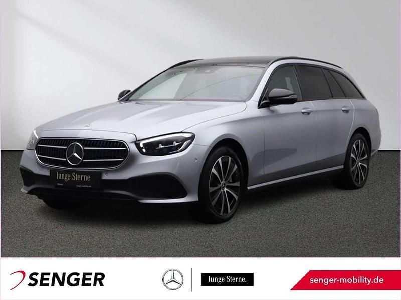 Lack hightechsilber Gebraucht 2022 Mercedes E300 Avantgarde Kombi | 33.330 € (Fairer Preis) - Bild 1/4