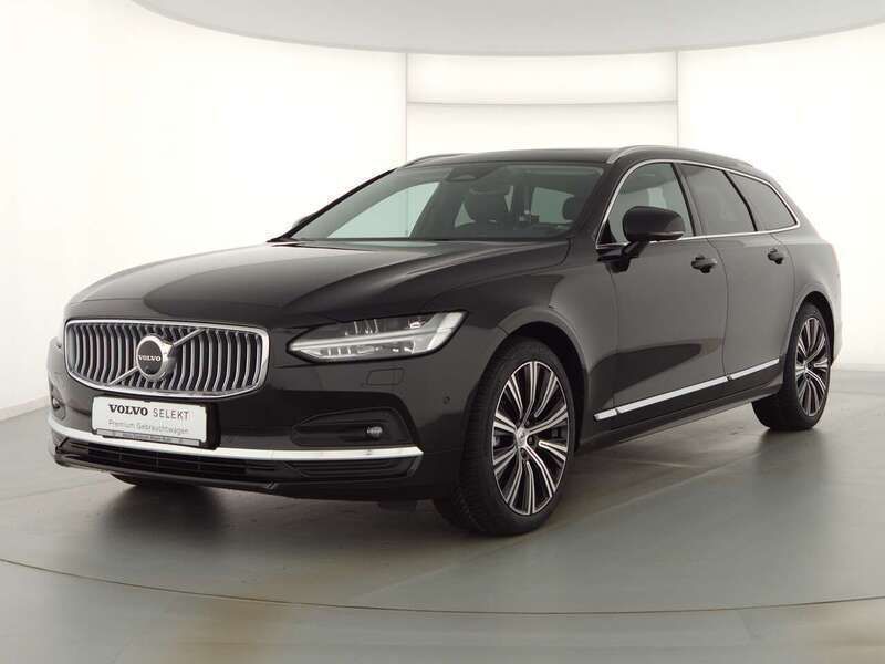 Gebraucht Volvo V90 Ultimate 197 PS (144 kW) 2023 Onyx black / metallic Kombi