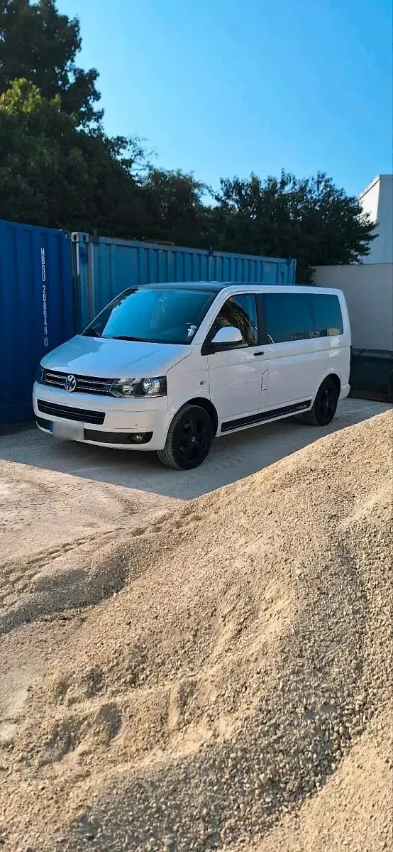 Gebraucht VW Multivan Edition 140 PS (102 kW) 2011 Weiß Van / Kleinbus