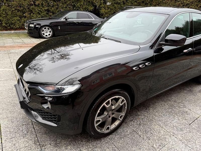 Gebraucht Maserati Levante 275 PS (202 kW) 2018 Schwarz SUV