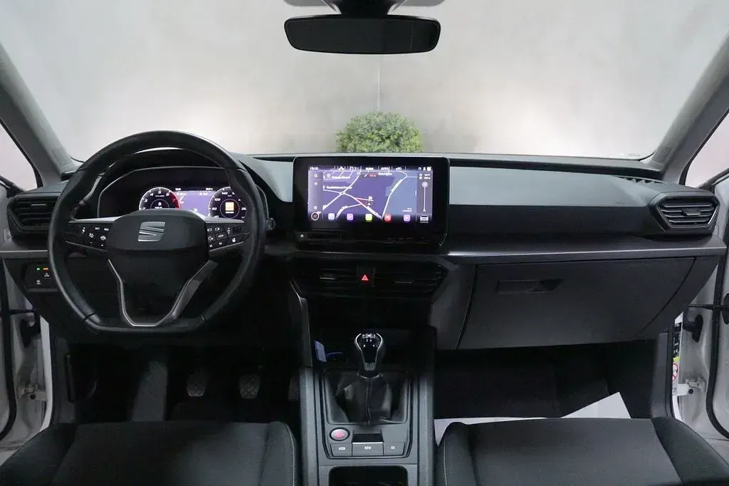 Gebraucht Seat Leon 90 PS (66 kW) 2023 Weiß Limousine