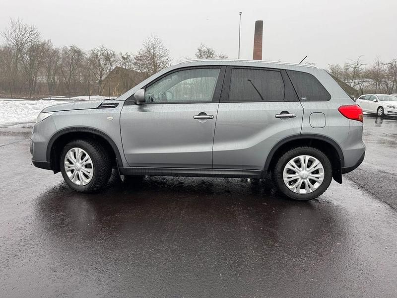 Gebraucht Suzuki Vitara Comfort 120 PS (88 kW) 2016 Silber SUV