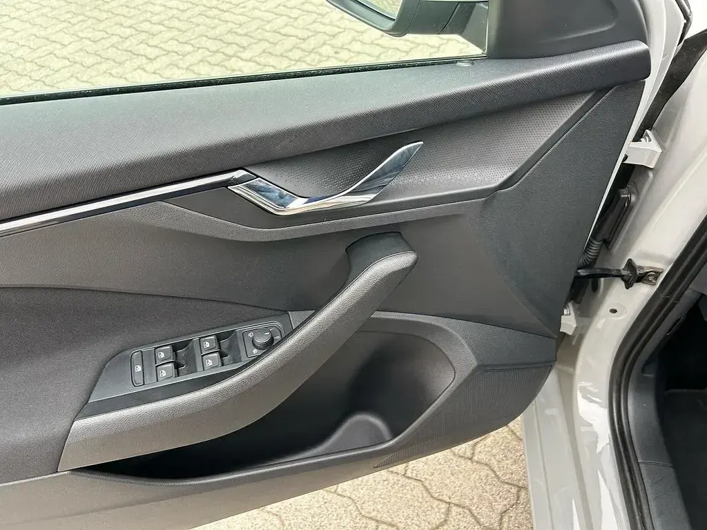 Gebraucht Skoda Scala Selection 116 PS (85 kW) 2025 Grau Kleinwagen