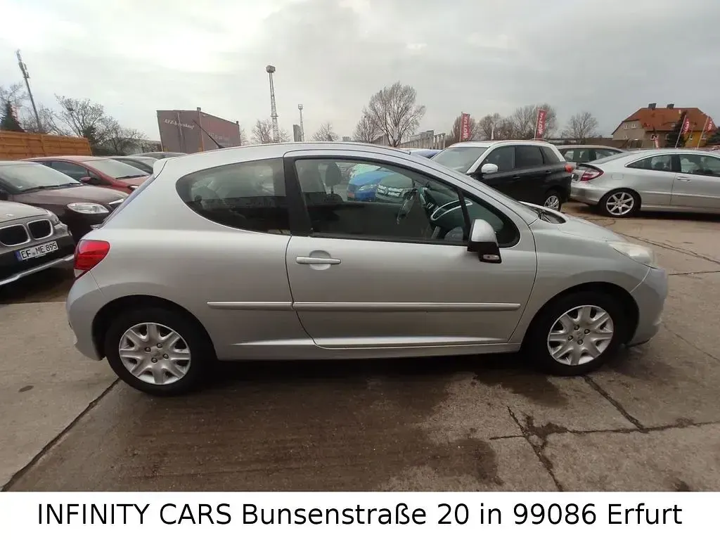 Gebraucht Peugeot 207 Tendance 95 PS (69 kW) 2011 Grau