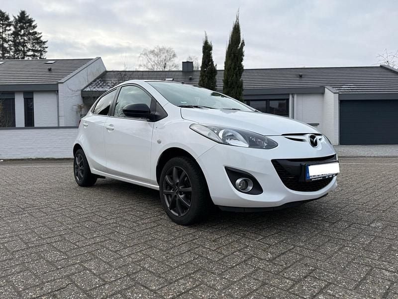 Weiß Gebraucht 2014 Mazda 2 Kleinwagen | 3.990 € (Fairer Preis) - Bild 1/4