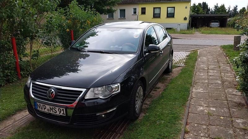 Schwarz Gebraucht 2009 VW Passat Highline Limousine | 4.000 € (Fairer Preis) - Bild 1/4