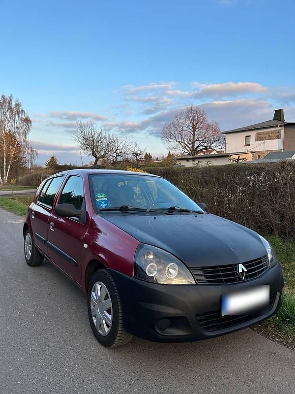 Gebraucht Renault Clio II 75 PS (55 kW) 2003 Rot Kleinwagen