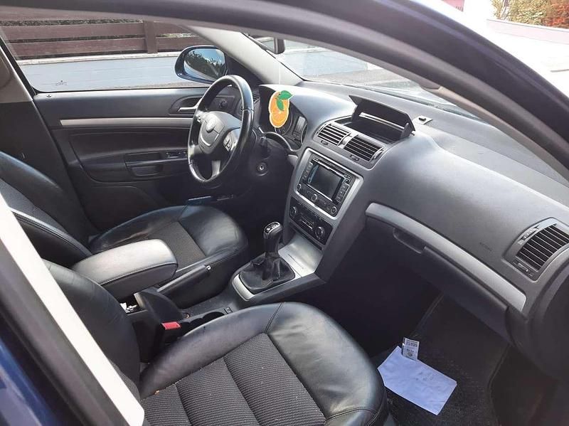 Gebraucht Skoda Octavia 105 PS (77 kW) 2011 Blau Kombi