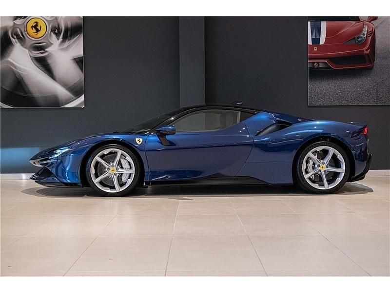 Gebraucht Ferrari SF90 780 PS (573 kW) 2024 Blau