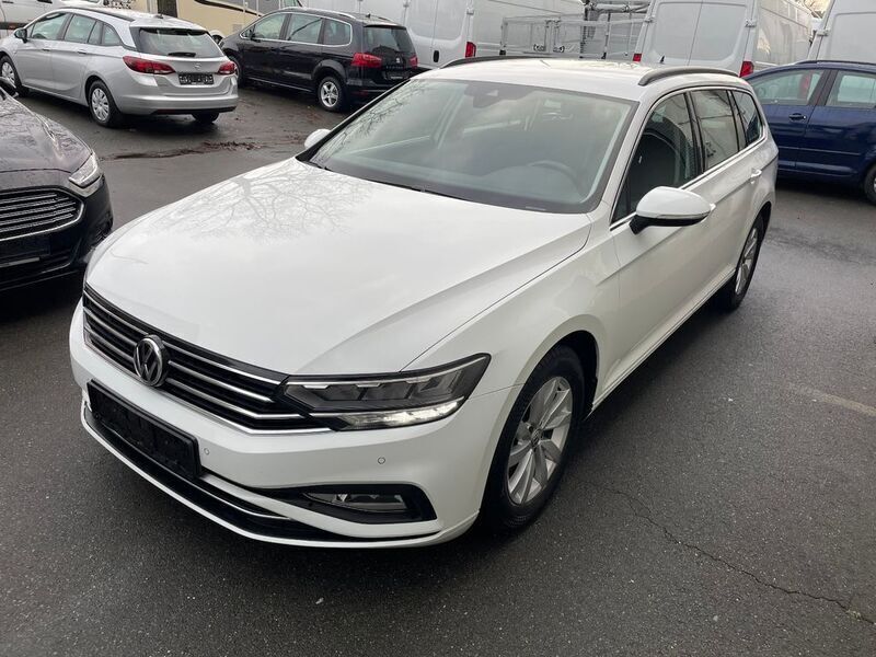 Weiß Gebraucht 2020 VW Passat Conceptline Kombi | 13.090 € (Guter Preis) - Bild 1/4