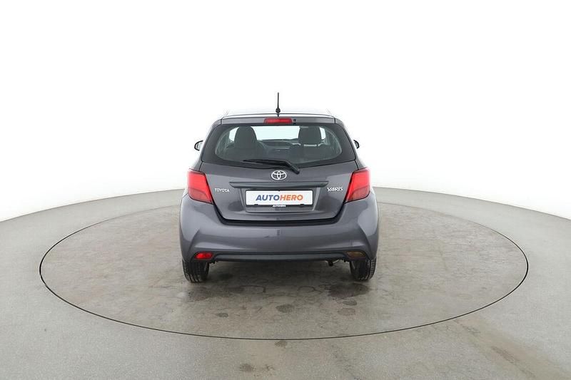 Gebraucht Toyota Yaris Comfort 69 PS (50 kW) 2015 Grau Limousine