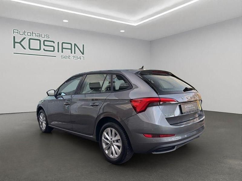 Gebraucht Skoda Scala Ambition 150 PS (110 kW) 2023 Grau Kleinwagen