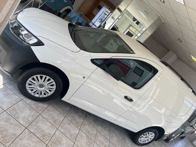 Gebraucht VW Caddy Basis 102 PS (75 kW) 2024 Weiß Van / Kleinbus
