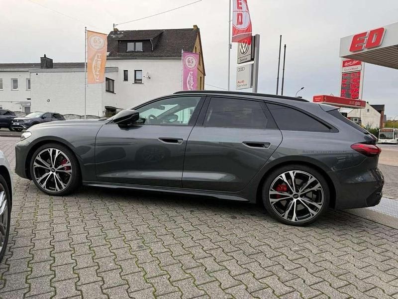 Gebraucht Audi S5 Ambiente 367 PS (269 kW) 2025 Daytonagrau perleffekt Kombi