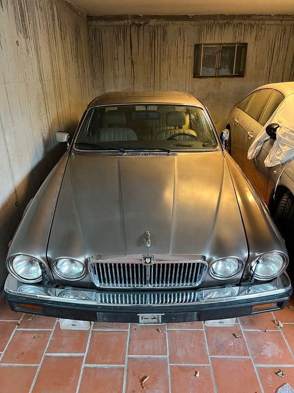 Gebraucht Jaguar XJ12 295 PS (216 kW) 1983 Braun Limousine