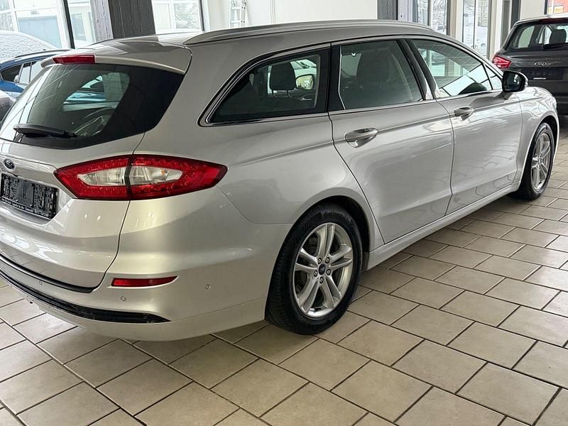 Gebraucht Ford Mondeo Titanium 160 PS (117 kW) 2017 Silber Kombi