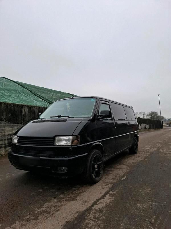 Second-hand VW Transporter 102 CP (75 kW) 2001 Negru Van