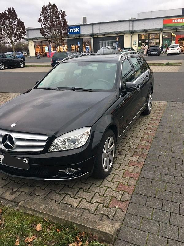 Schwarz Gebraucht 2010 Mercedes C180 Kombi | 6.900 € (Etwas zu teuer) - Bild 1/4