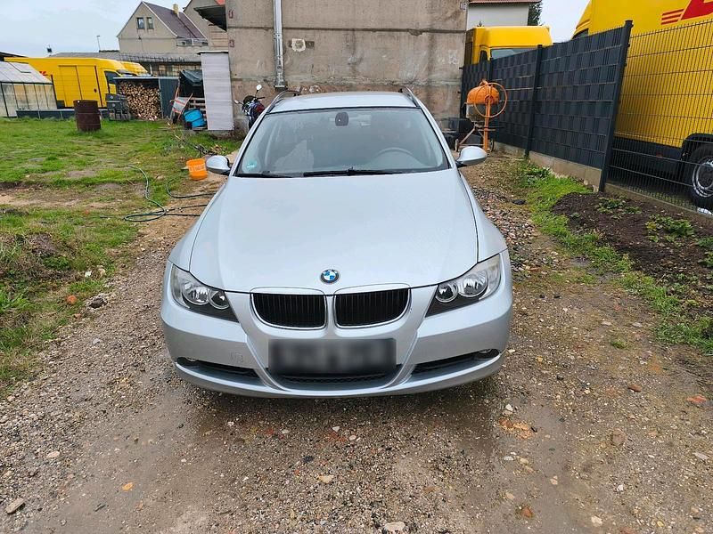 Gebraucht BMW 320 150 PS (110 kW) 2007 Silber Kombi