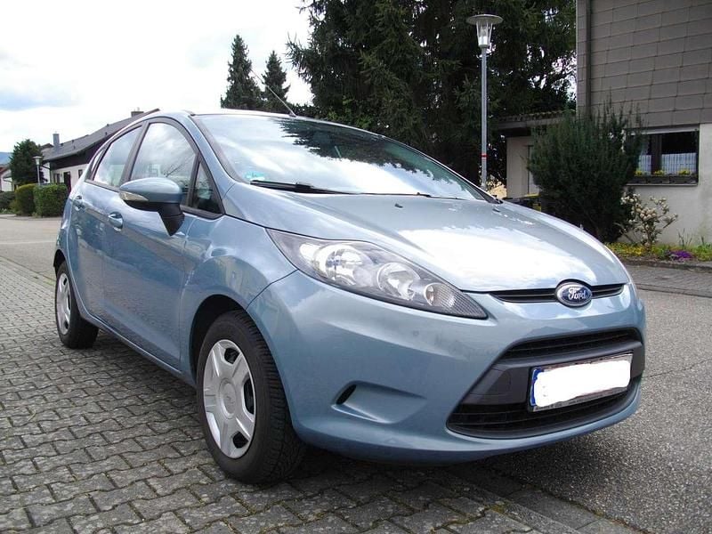 Gebraucht Ford Fiesta 82 PS (60 kW) 2010 Blau Kleinwagen