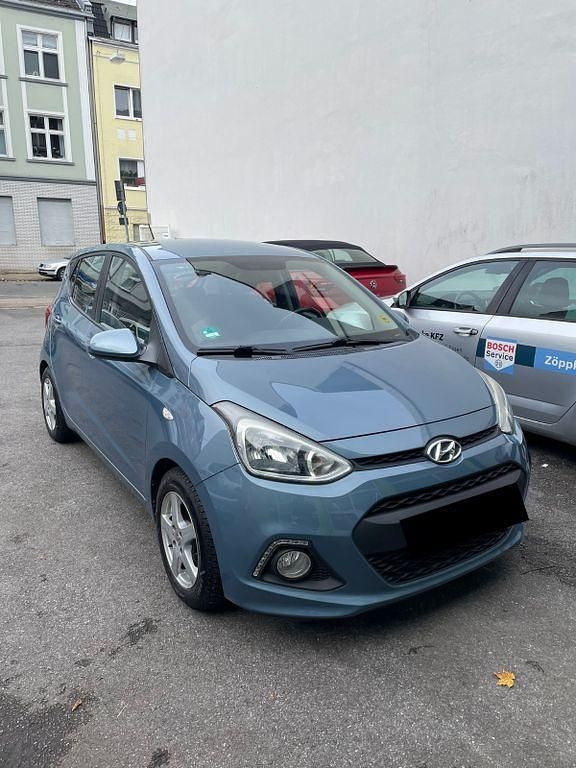Blau Gebraucht 2015 Hyundai i10 YES! Silver Kleinwagen | 7.949 € (Fairer Preis) - Bild 1/3