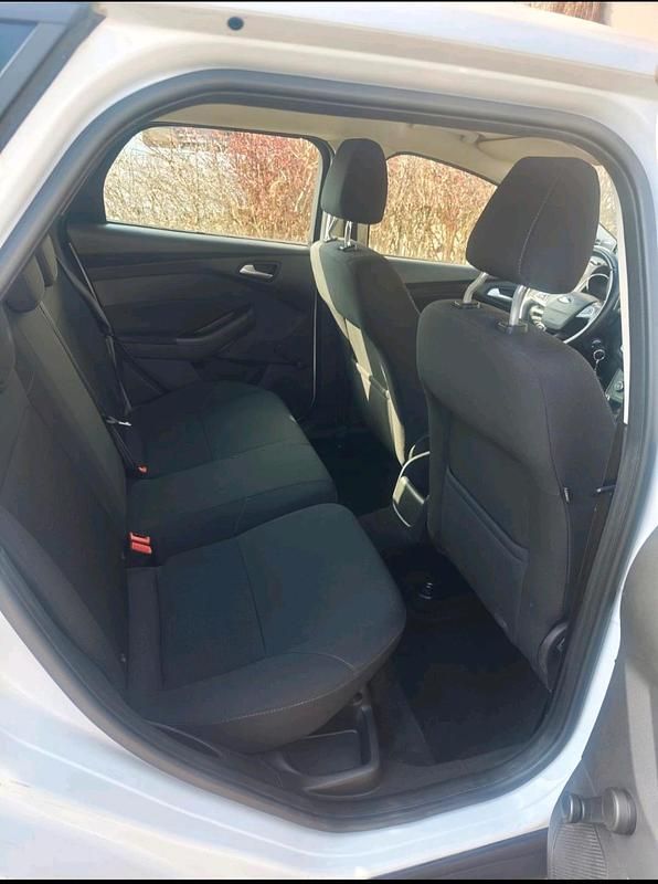 Gebraucht Ford Focus 125 PS (91 kW) 2016 Weiß Kombi