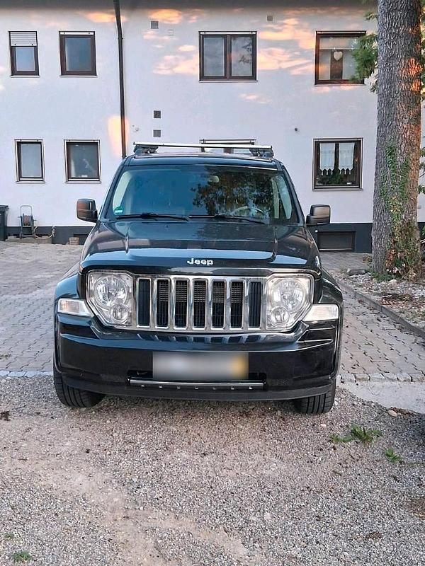 Second-hand Jeep Cherokee 177 CP (130 kW) 2009 Negru SUV