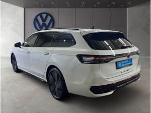 Gebraucht VW Passat R-line 265 PS (194 kW) 2025 Weiß (oryxweiß perlmutteffekt) Kombi