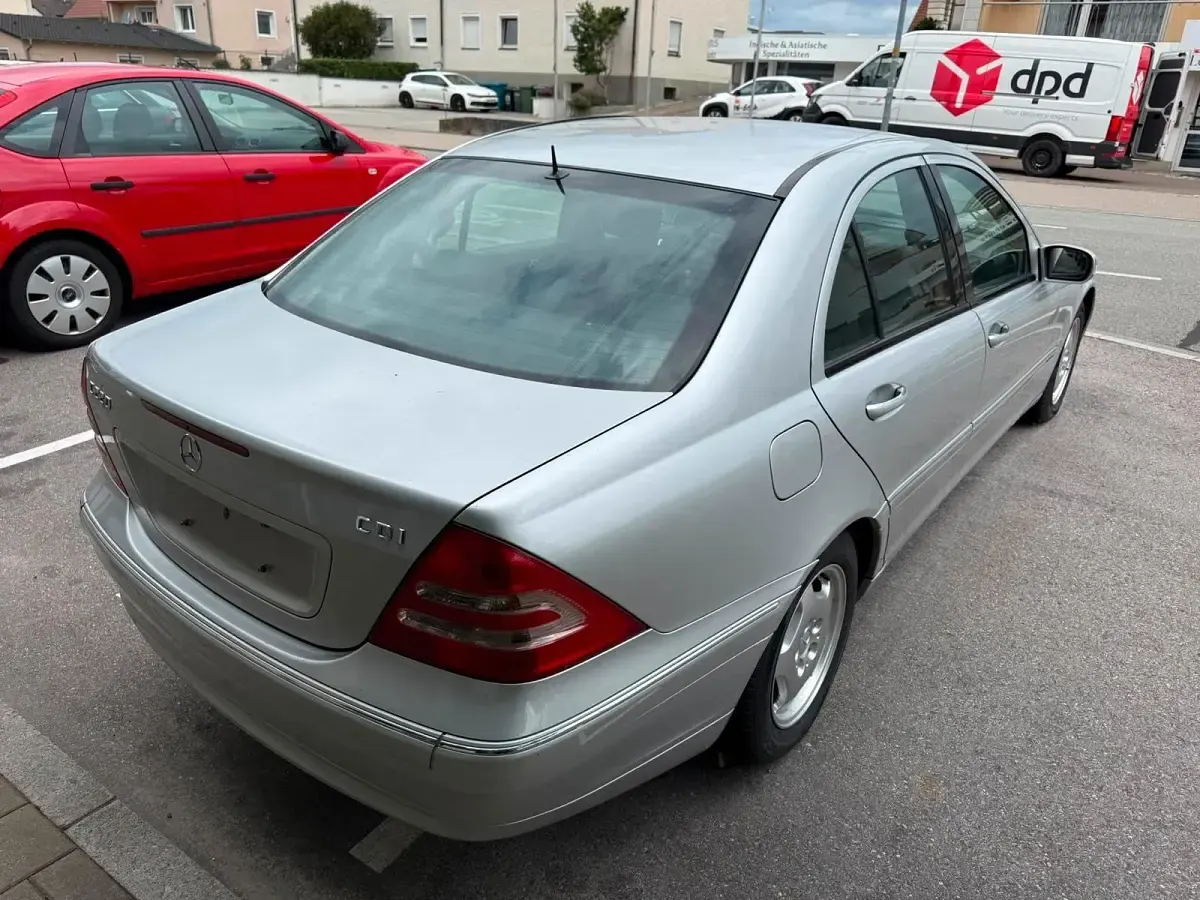 Gebraucht Mercedes C220 143 PS (105 kW) 2001 Silber Limousine