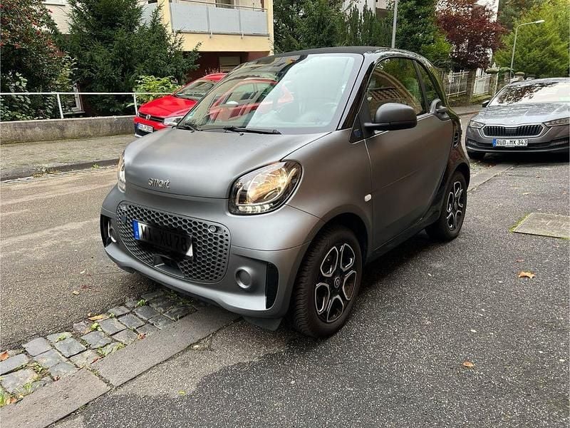 Grau Gebraucht 2021 Smart ForTwo Electric Drive Coupé | 11.200 € (Fairer Preis) - Bild 1/4
