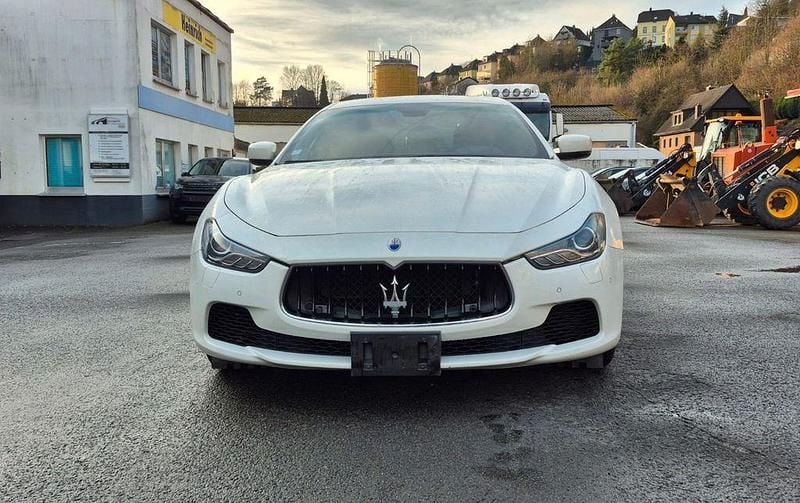 Gebraucht Maserati Ghibli 330 PS (242 kW) 2015 Weiß Limousine