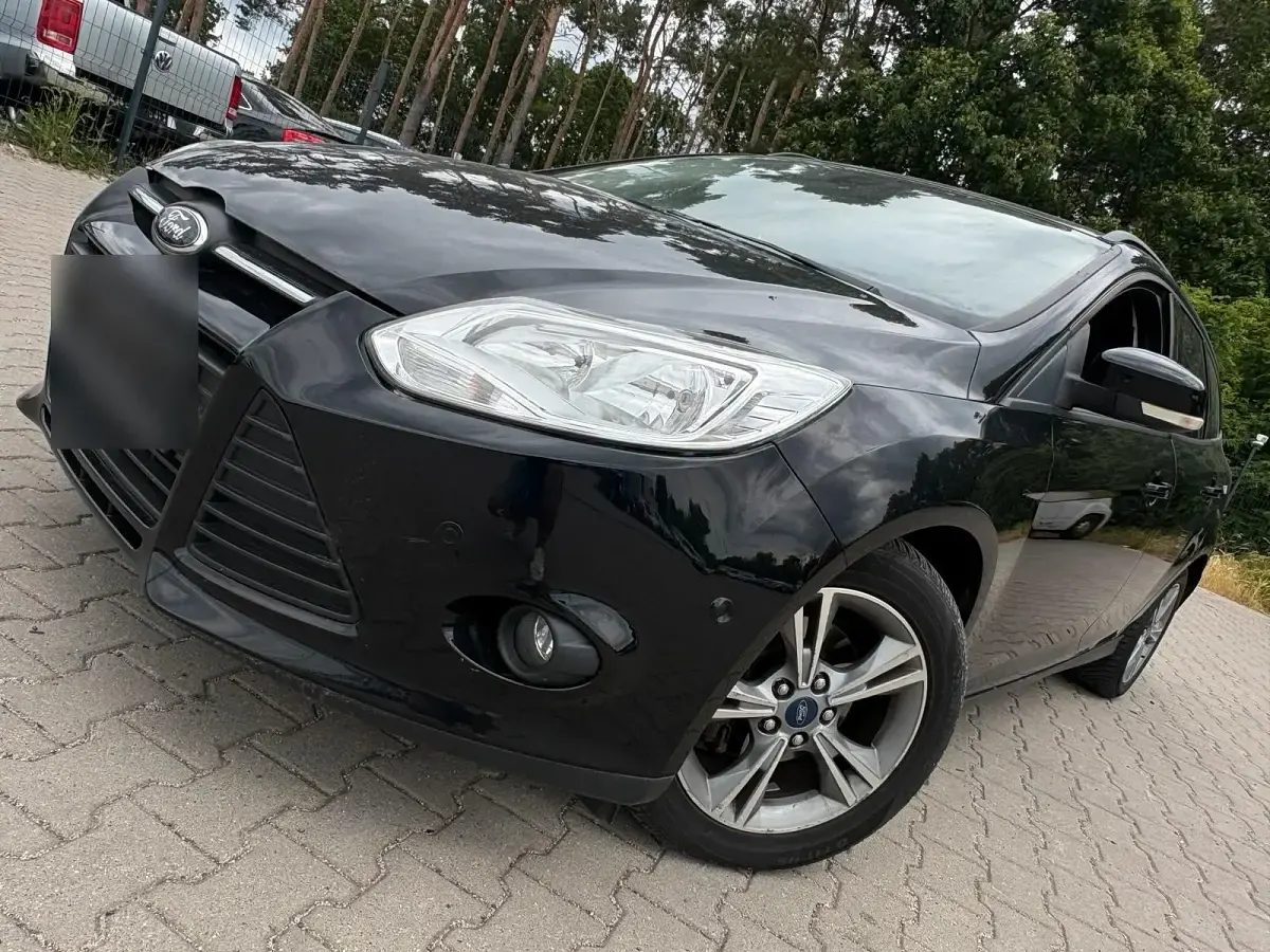 Gebraucht Ford Focus 115 PS (84 kW) 2014 Schwarz Kombi