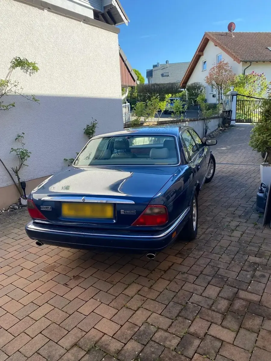 Second-hand Jaguar XJ 211 CP (155 kW) 1993 Negru Berlinǎ