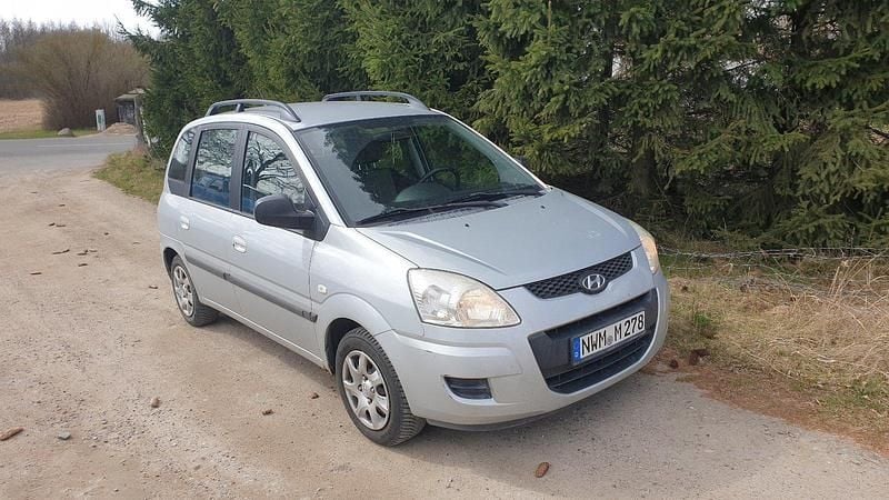 Gebraucht Hyundai Matrix 103 PS (75 kW) 2009 Silber Van / Kleinbus