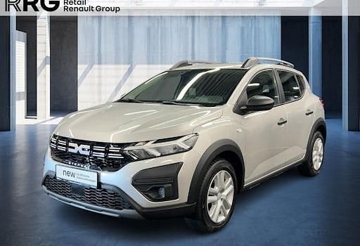 Grau Gebraucht 2024 Dacia Sandero Essentiel Limousine | 12.990 € (Superpreis) - Bild 1/4