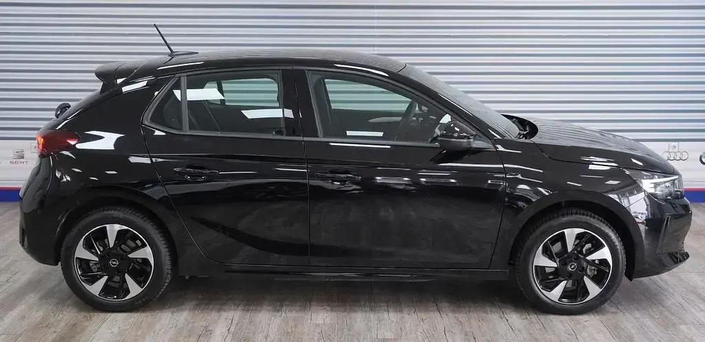 Używany Opel Corsa-e 114 kW (156 KM) 2025 Czarny Hatchback