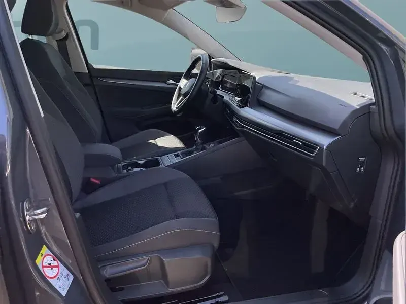Gebraucht VW Golf VIII 150 PS (110 kW) 2022 Grau Kleinwagen