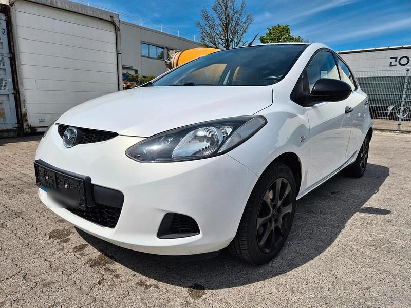 Usata Mazda 2 75 CV (55 kW) 2010 Bianco Utilitaria