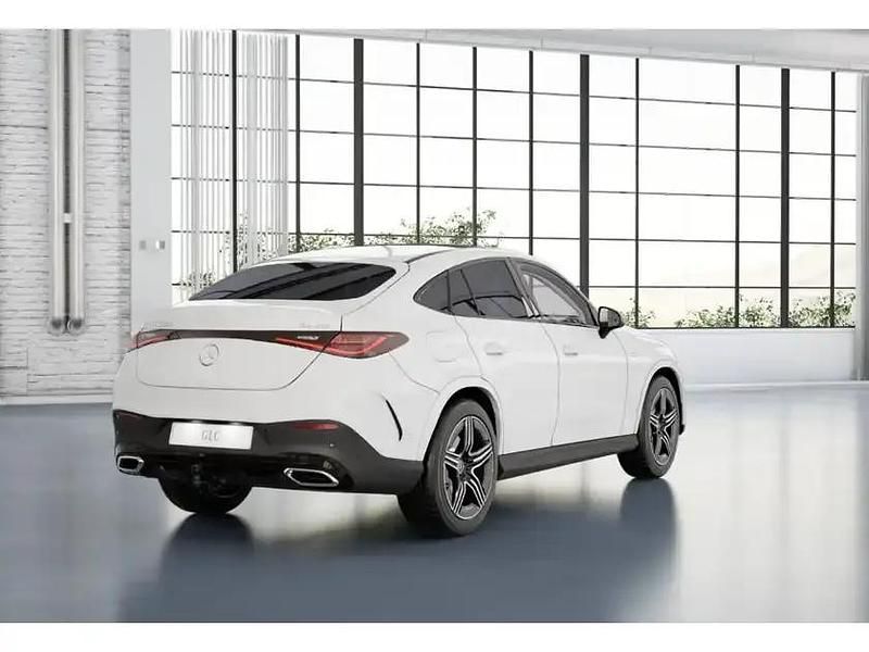 Gebraucht Mercedes GLC300e 197 PS (144 kW) 2025 Unilack polarweiss Coupé
