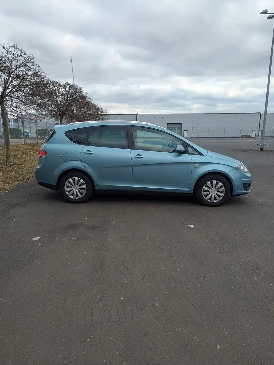 Gebraucht Seat Altea Sport 125 PS (91 kW) 2009 Blau Van / Kleinbus