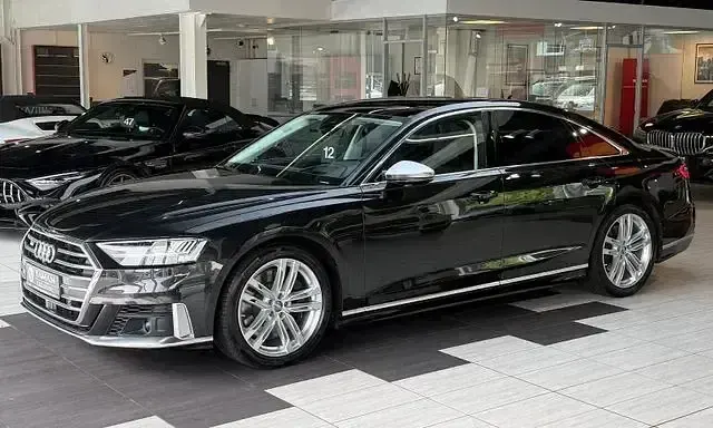 Gebraucht Audi S8 Ambiente 571 PS (419 kW) 2020 Grau Limousine