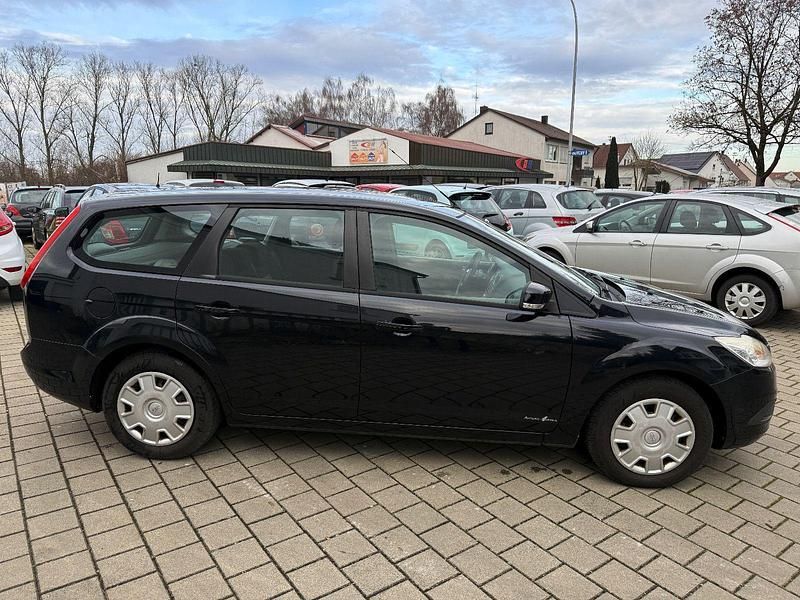 Gebraucht Ford Focus 101 PS (74 kW) 2010 Schwarz Kombi