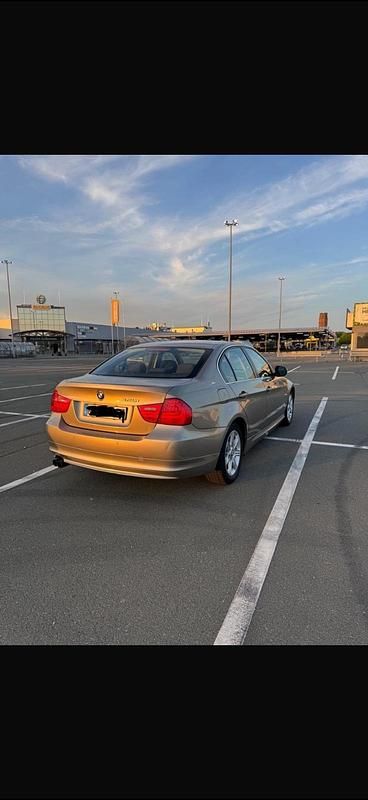 Używany BMW 325 218 KM (160 kW) 2010 Andere farben Sedan/Limuzyna
