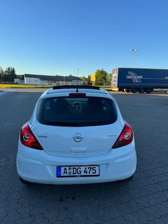Gebraucht Opel Corsa Active 69 PS (50 kW) 2013 Weiß Kleinwagen