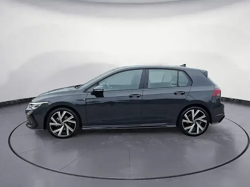 Gebraucht VW Golf VIII R-line 131 PS (96 kW) 2024 Grau Limousine
