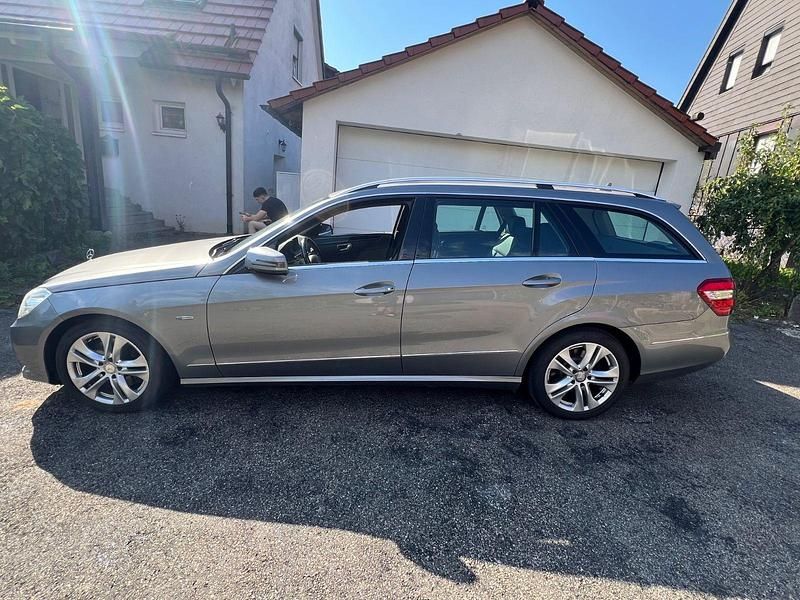 Gebraucht Mercedes E350 265 PS (194 kW) 2011 Silber Kombi