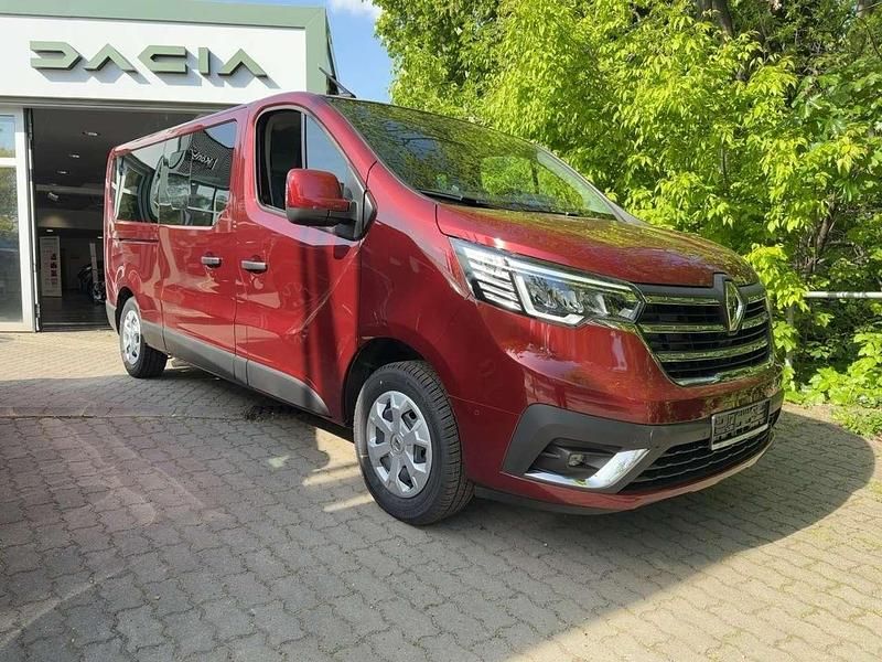 Gebraucht Renault Trafic Life 150 PS (110 kW) 2024 Rot Van / Kleinbus
