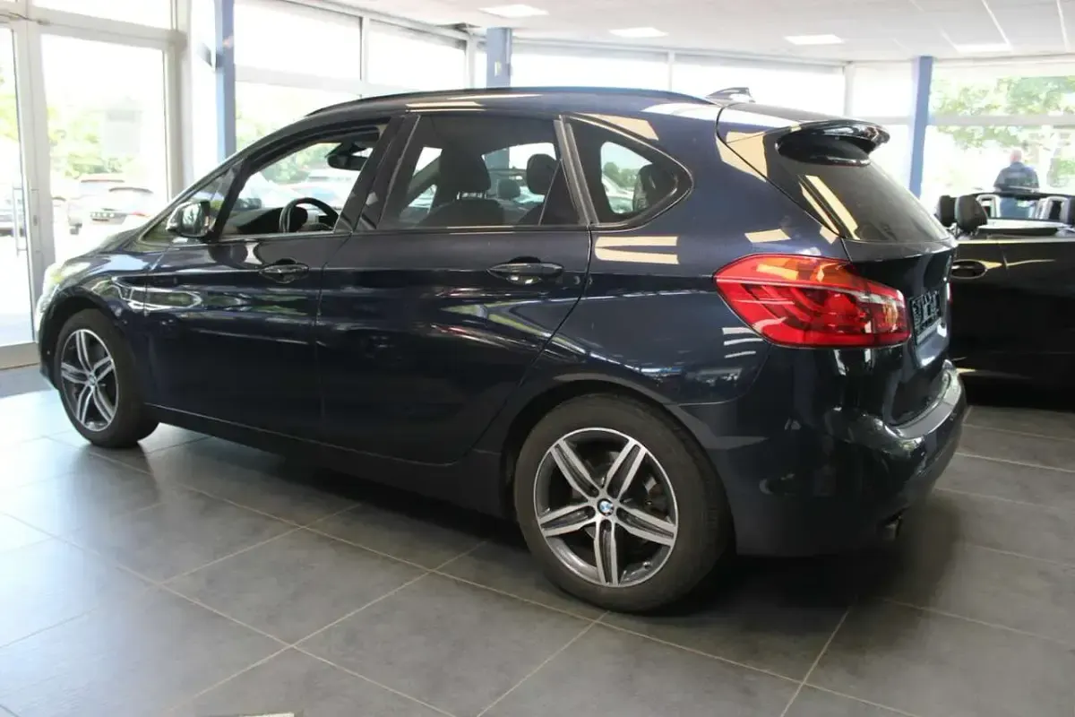 Gebraucht BMW 225 231 PS (169 kW) 2015 Imperialblau brillianteffekt m Limousine